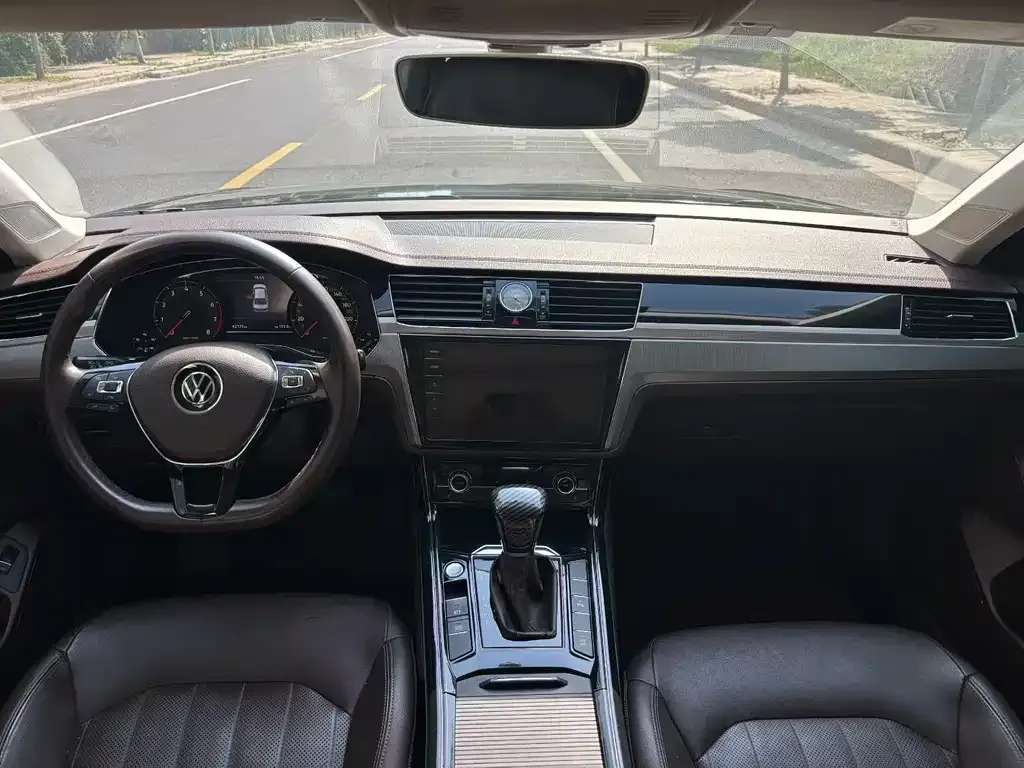 Volkswagen Phideon — фото 3