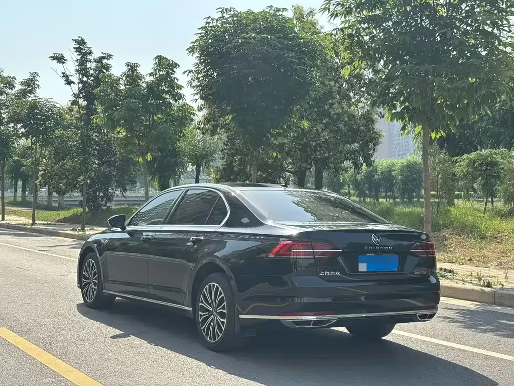 Volkswagen Phideon — фото 6