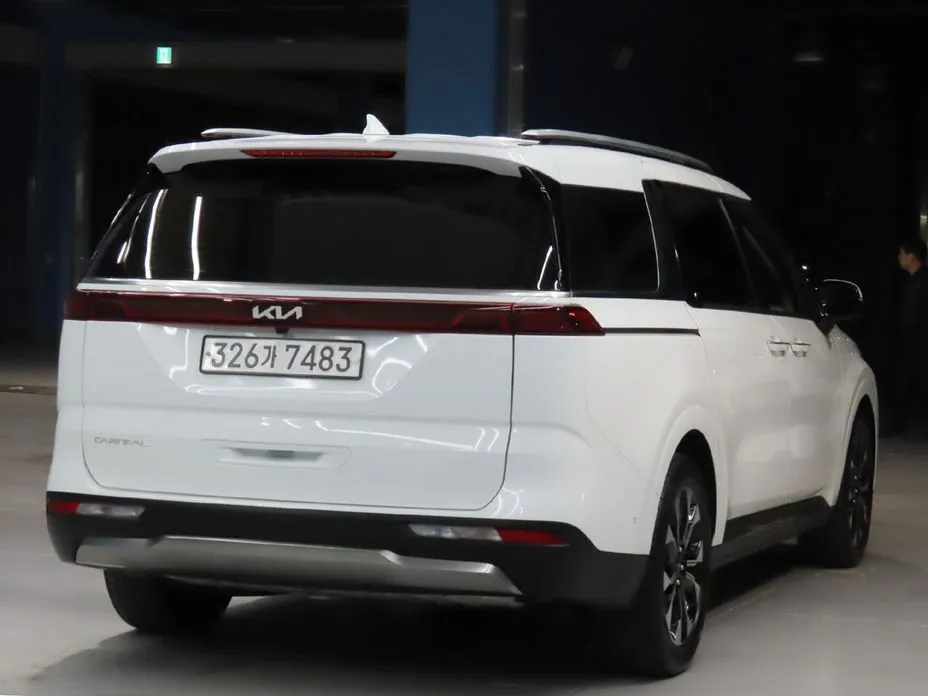 Kia Carnival — фото 4