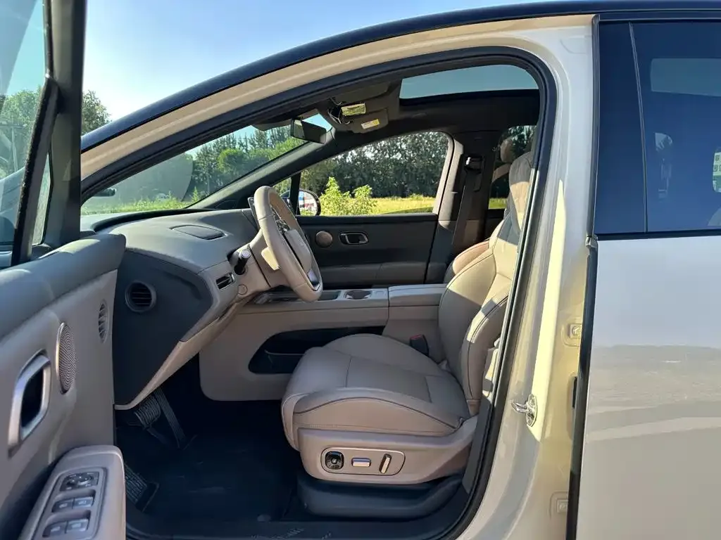 Li Auto Li i6 — фото 4