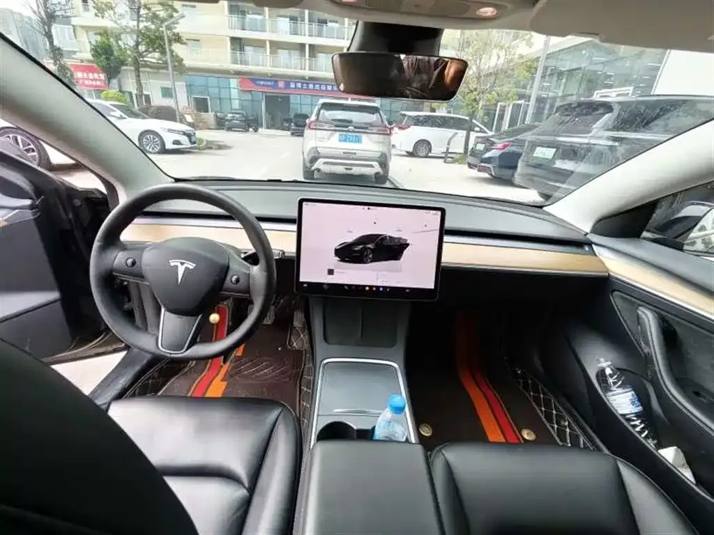 Tesla Model 3 — фото 5
