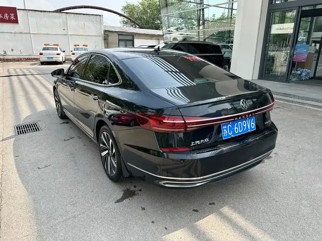 Volkswagen Passat — фото 10