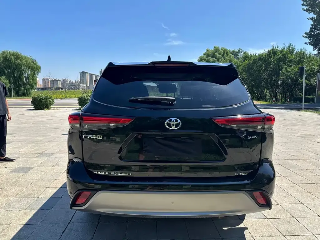 Toyota Highlander — фото 3