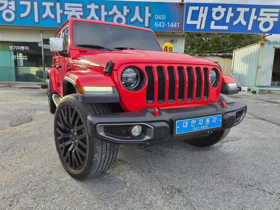 Jeep Wrangler — фото 1