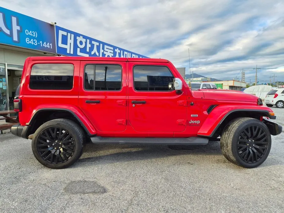 Jeep Wrangler — фото 7