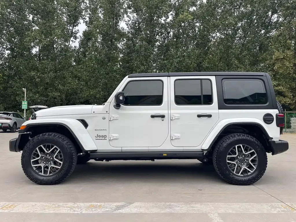 Jeep Wrangler — фото 9