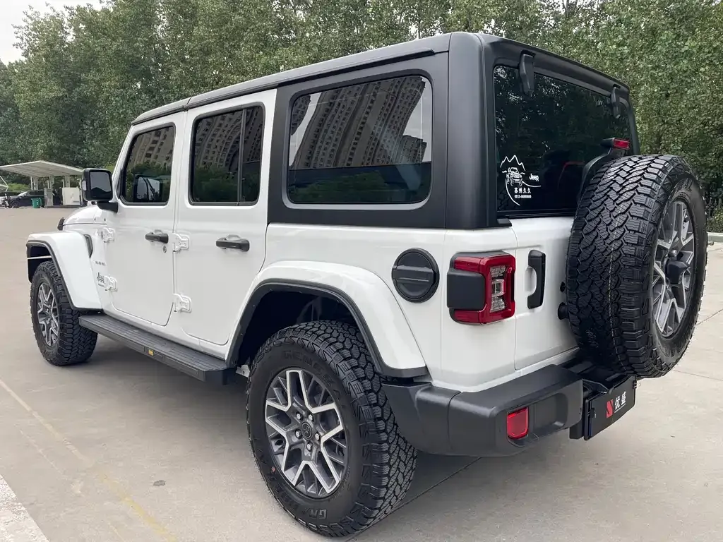 Jeep Wrangler — фото 4
