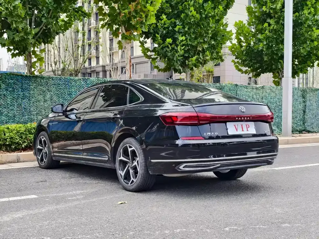 Volkswagen Passat — фото 7