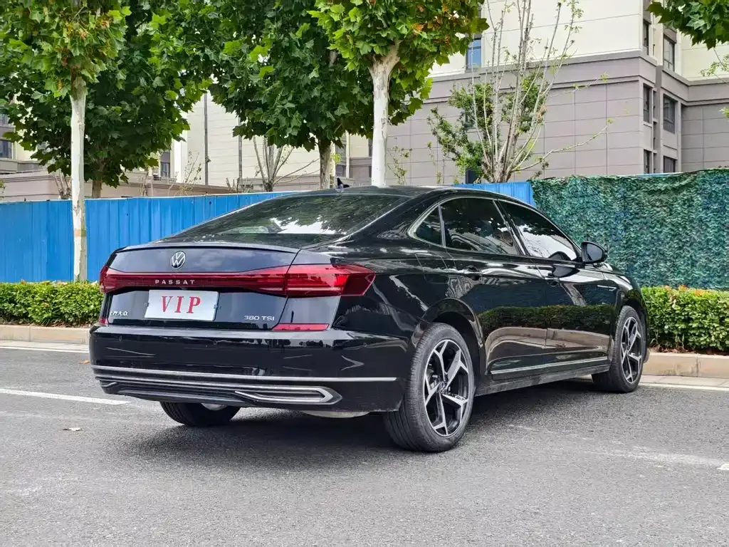 Volkswagen Passat — фото 6
