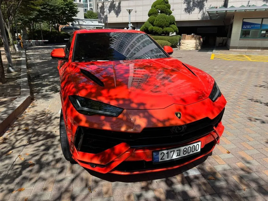Lamborghini Urus — фото 1