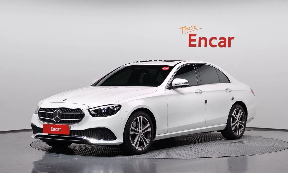 Mercedes-Benz E-Class — фото 1