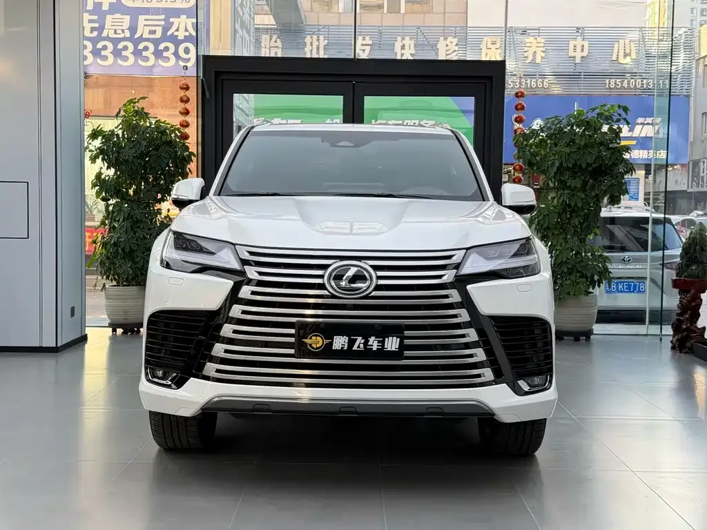 Lexus LX — фото 4