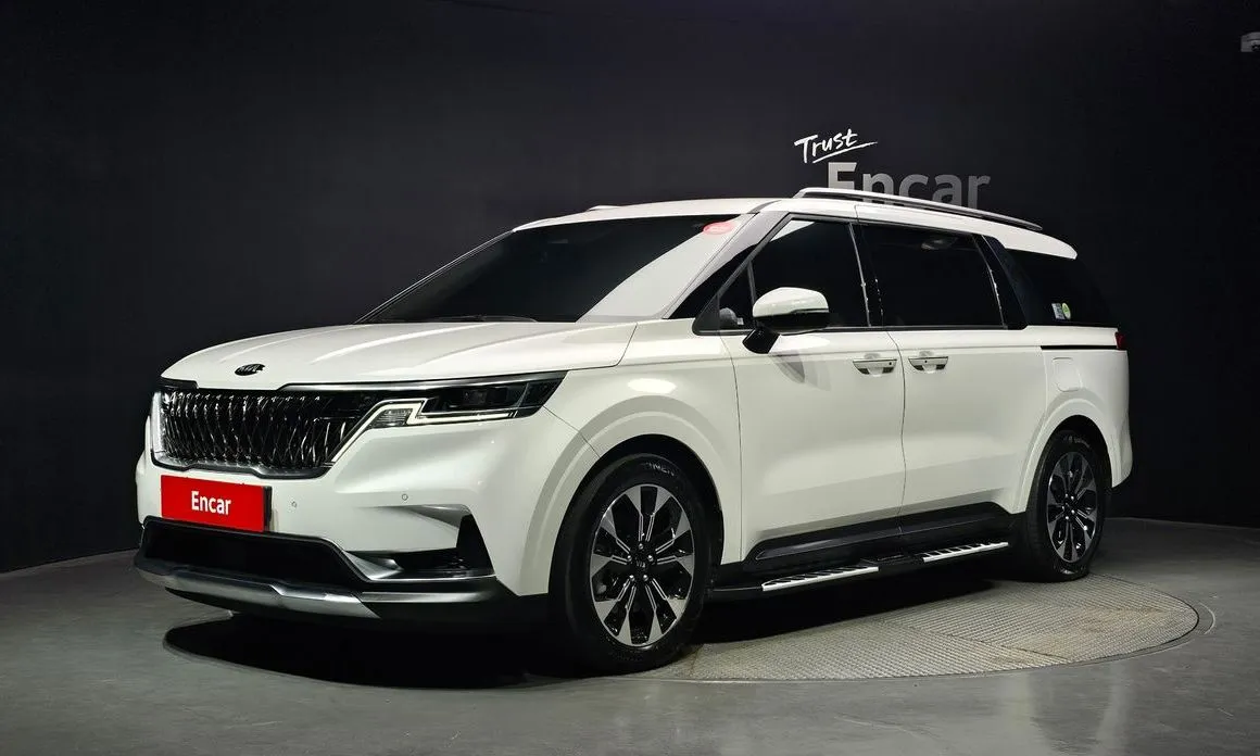 Kia Carnival — фото 1