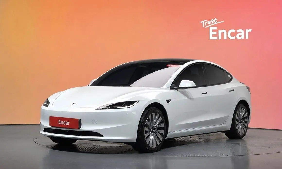 Tesla Model 3 — фото 1
