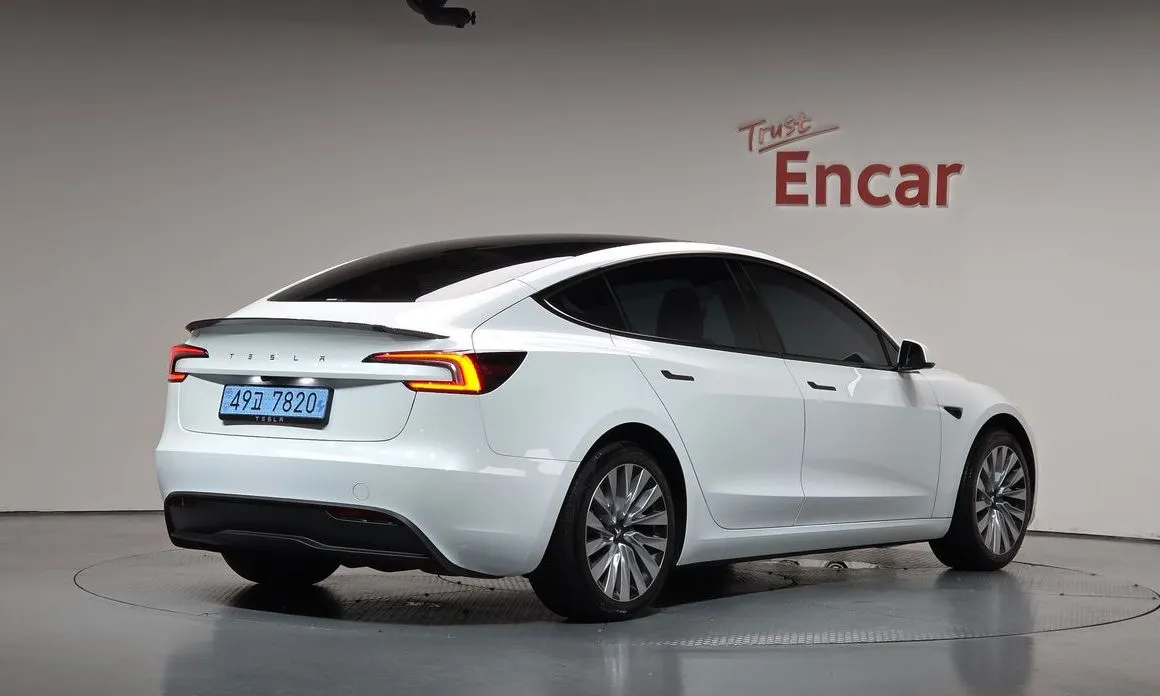 Tesla Model 3 — фото 3