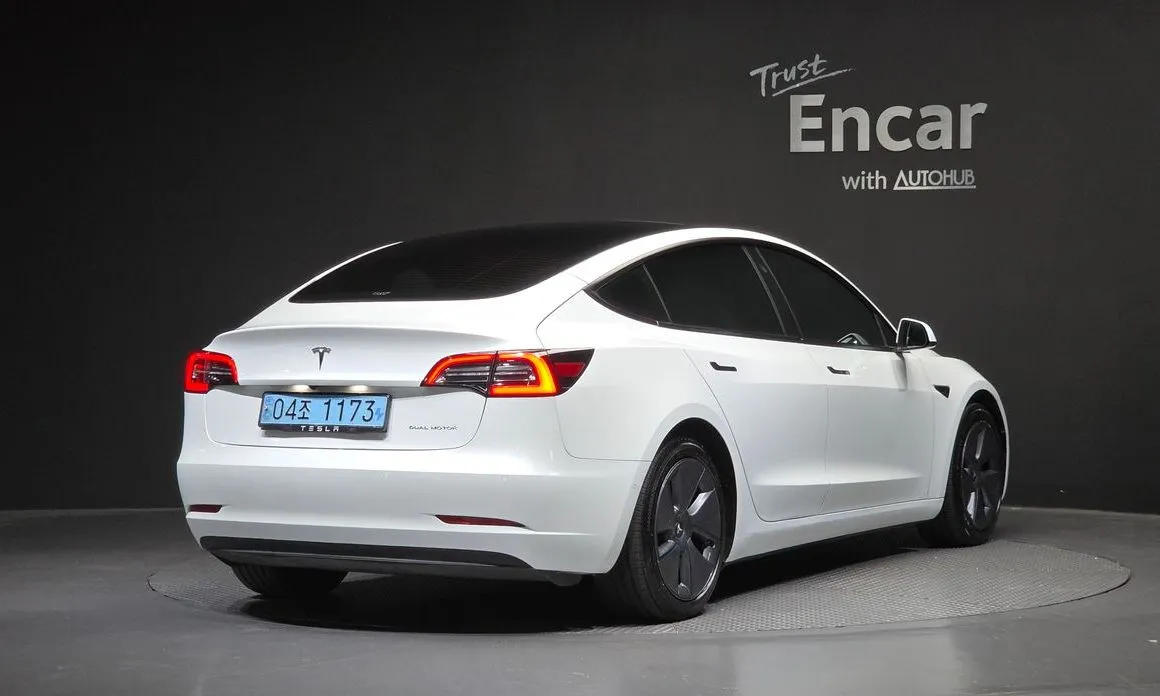 Tesla Model 3 — фото 4