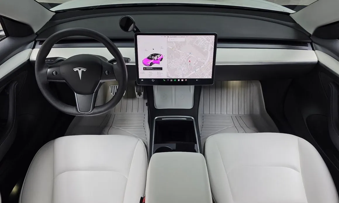 Tesla Model 3 — фото 3