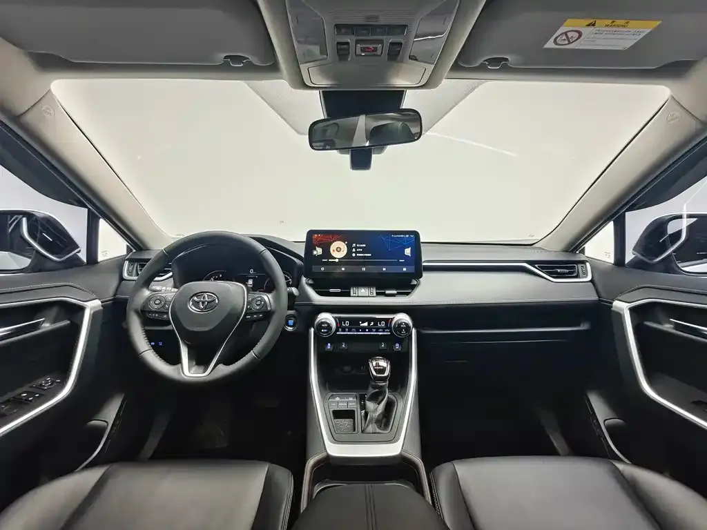 Toyota RAV4 — фото 7