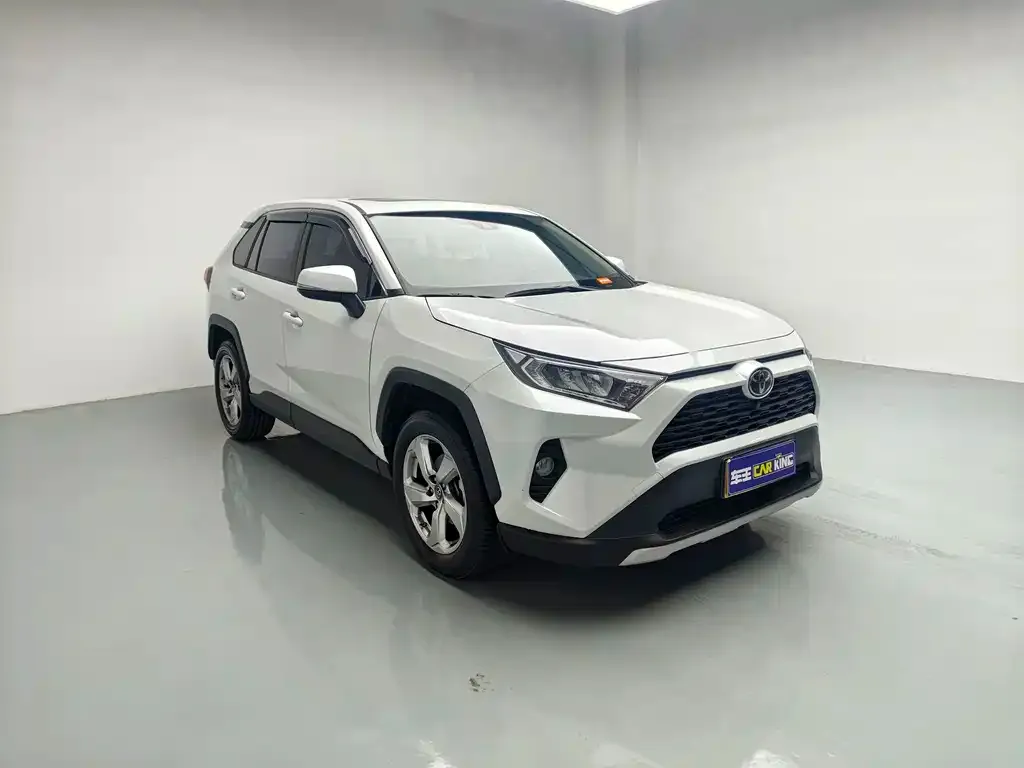 Toyota RAV4 — фото 3
