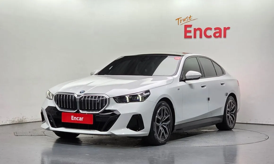 BMW i5 — фото 1