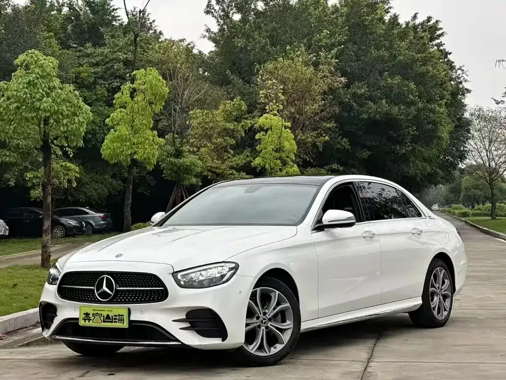 Mercedes-Benz E-Class — фото 1