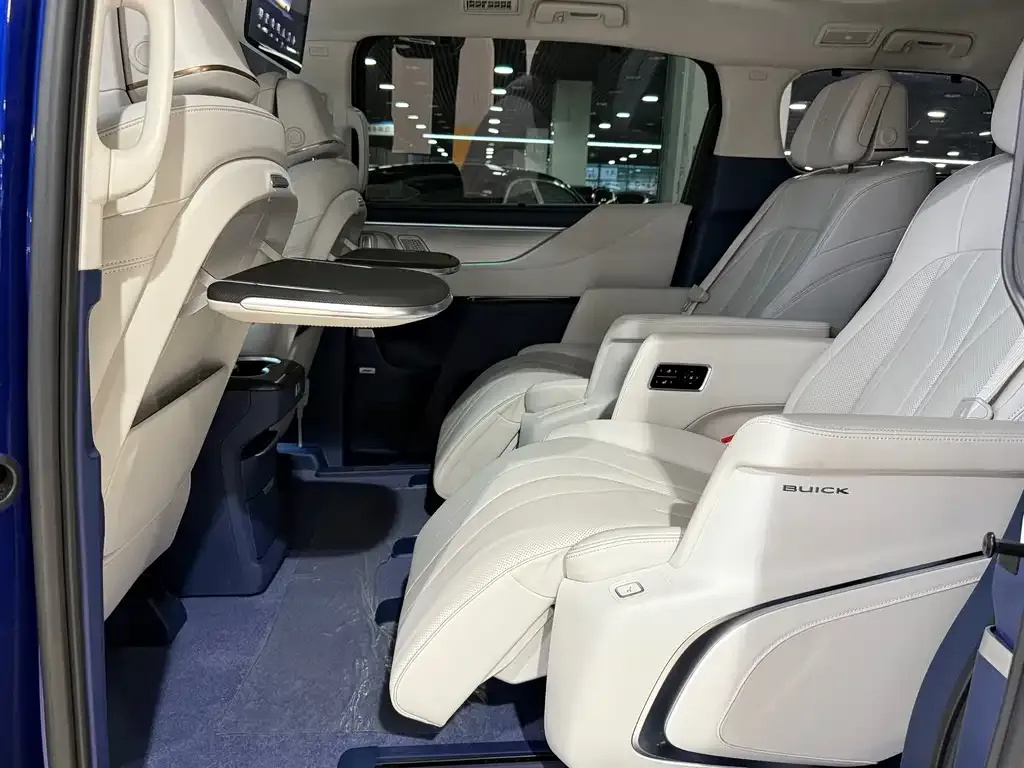 Buick GL8 Hybrid — фото 6