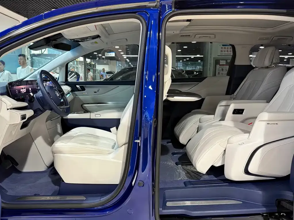Buick GL8 Hybrid — фото 2