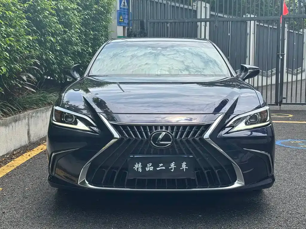 Lexus ES — фото 7