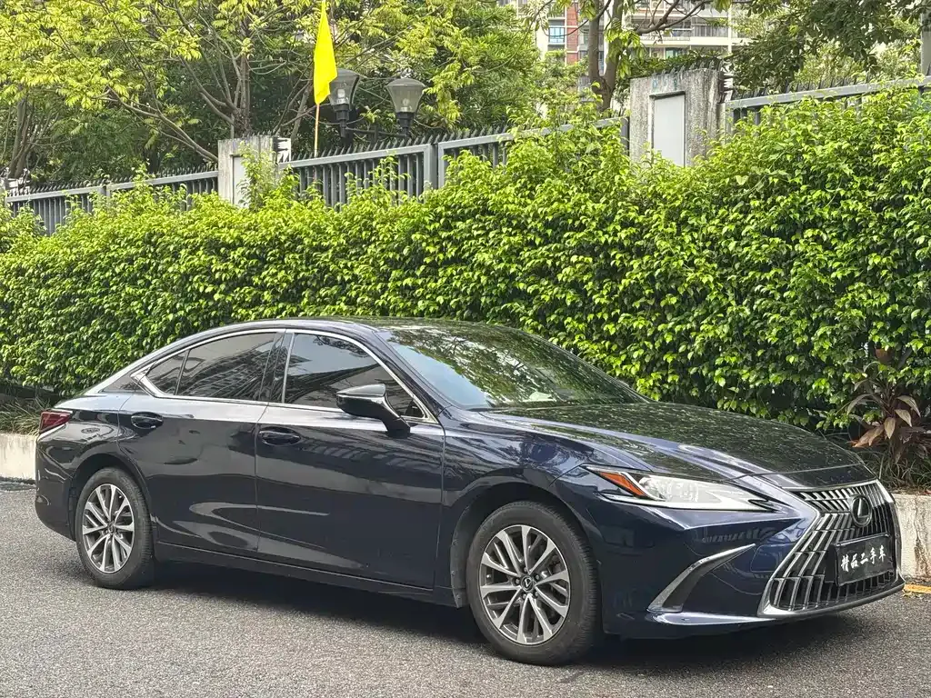 Lexus ES — фото 9