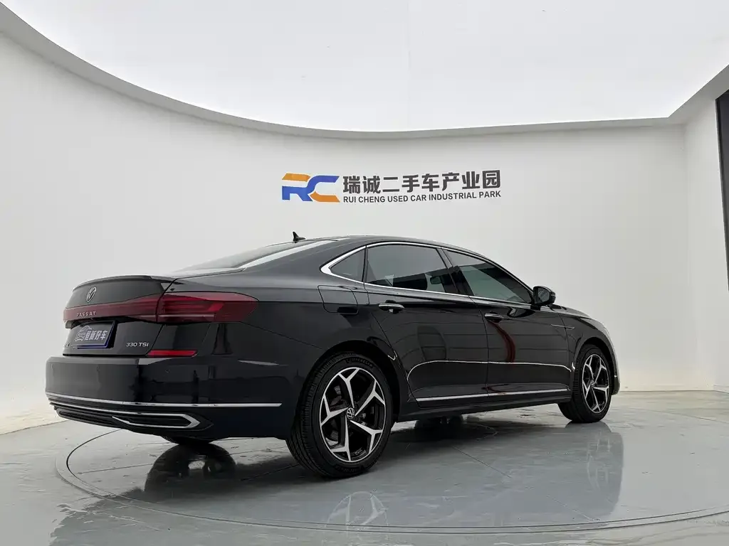 Volkswagen Passat — фото 4