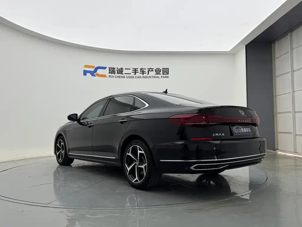Volkswagen Passat — фото 5