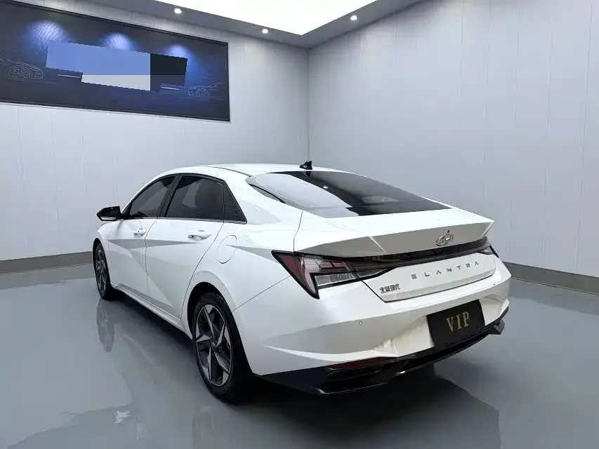 Hyundai Elantra — фото 6