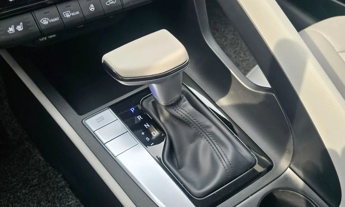 Hyundai AVANTE — фото 4