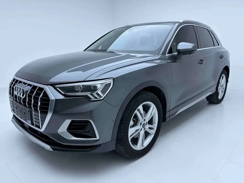 Audi Q3 — фото 1