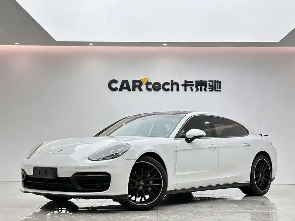 Porsche Panamera — фото 1