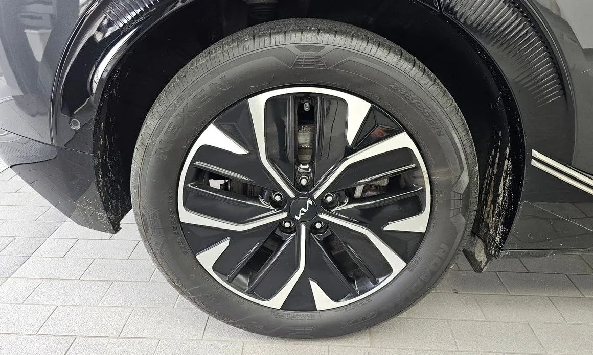 Kia EV6 — фото 9