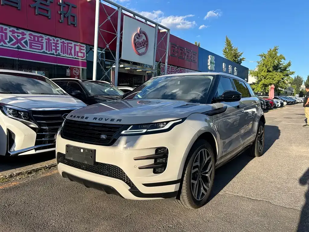 Land Rover Evoque — фото 1