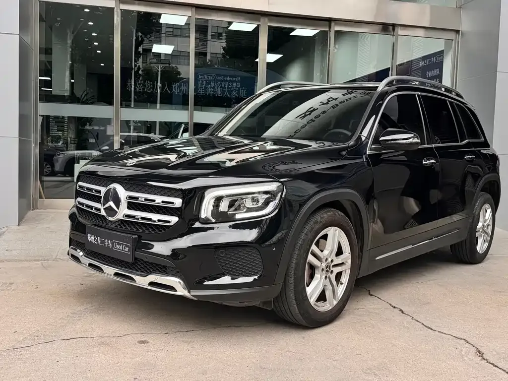 Mercedes-Benz GLB — фото 1