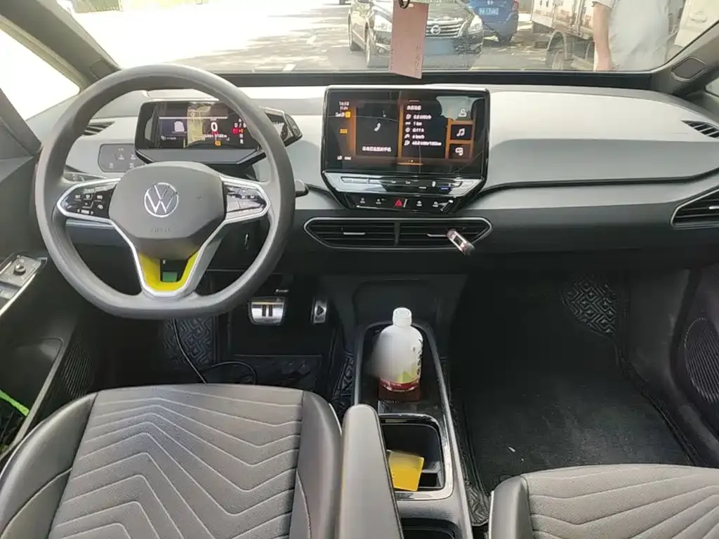Volkswagen ID.3 — фото 8