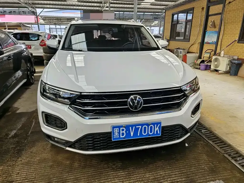 Volkswagen T-Roc — фото 6
