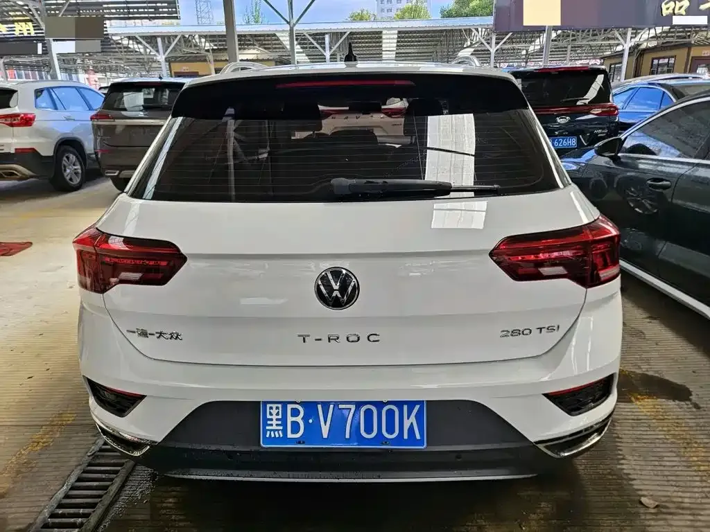 Volkswagen T-Roc — фото 8