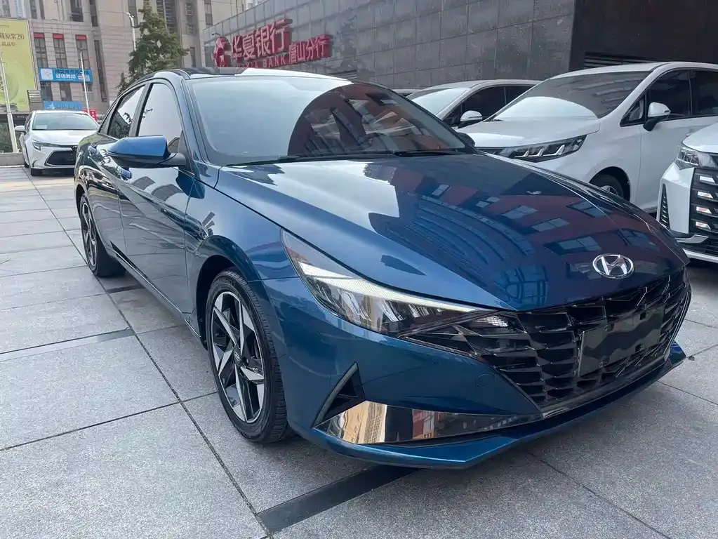 Hyundai Elantra — фото 4