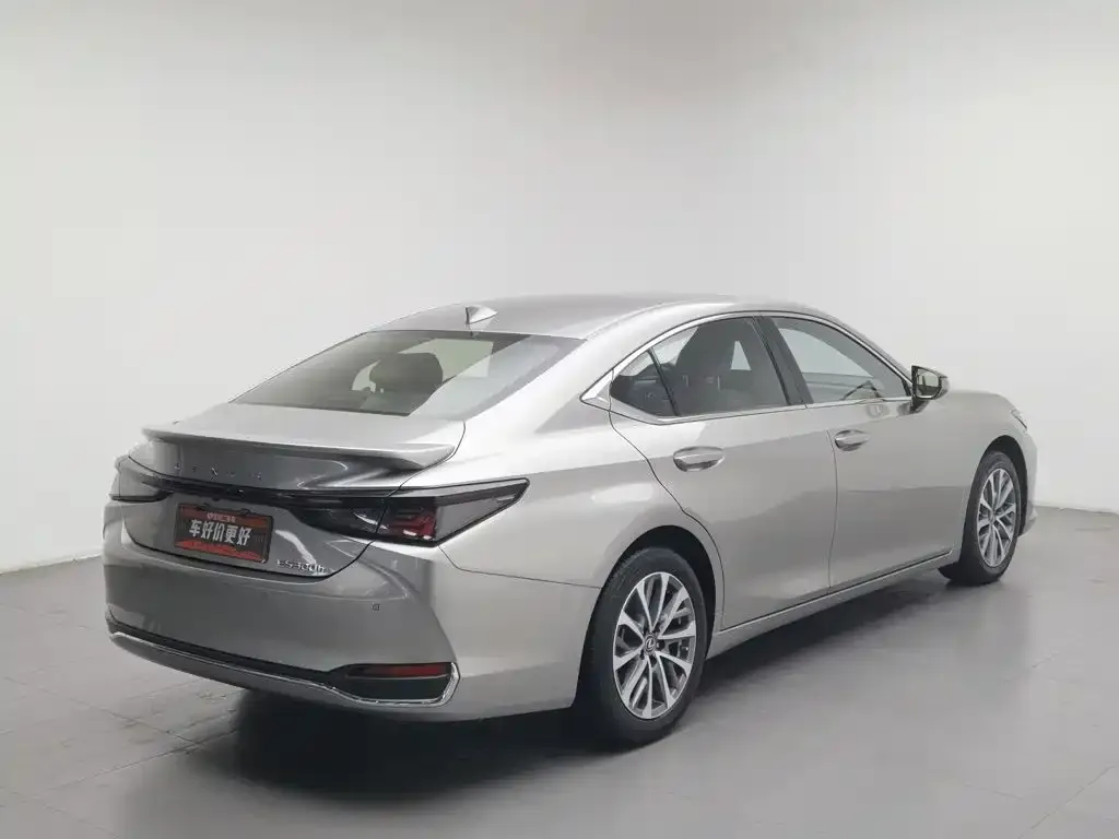Lexus ES — фото 2