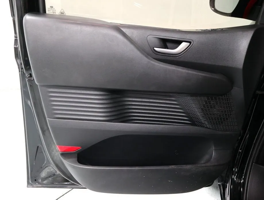 Hyundai Staria — фото 3