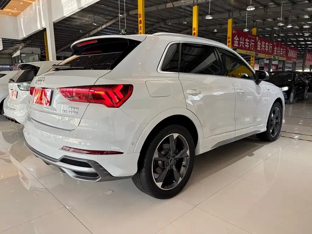 Audi Q3 — фото 7
