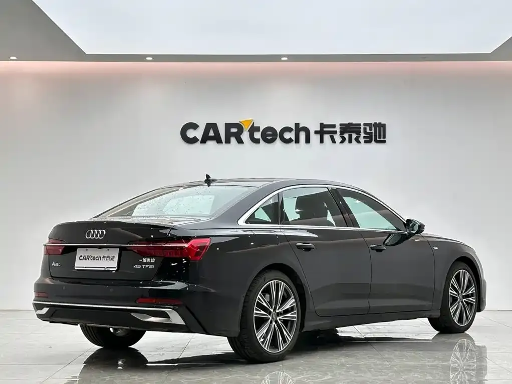 Audi A6L — фото 9