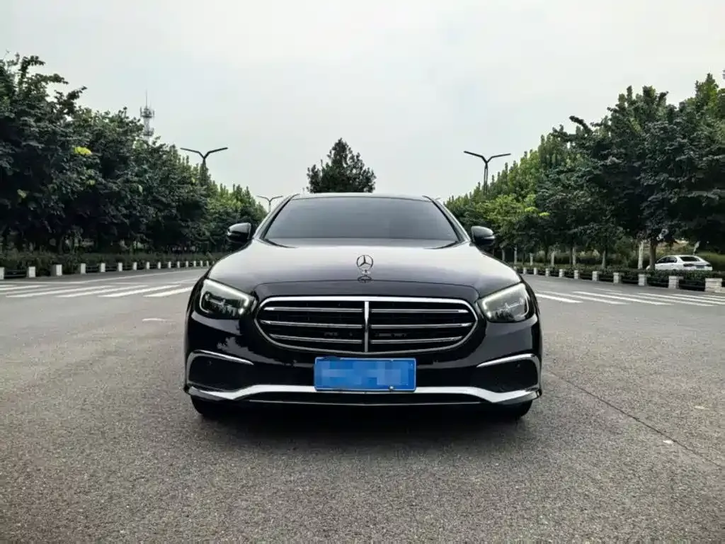Mercedes-Benz E-Class — фото 8