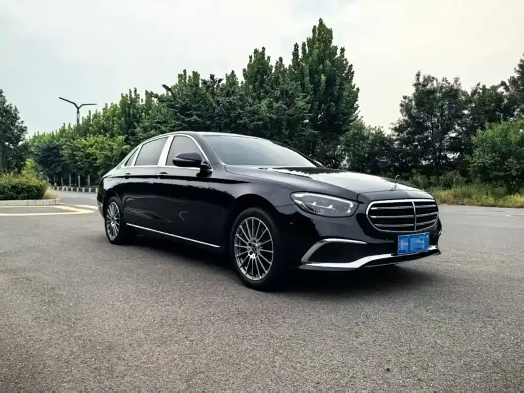 Mercedes-Benz E-Class — фото 9