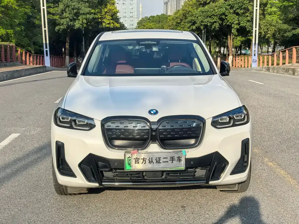 BMW iX3 — фото 2
