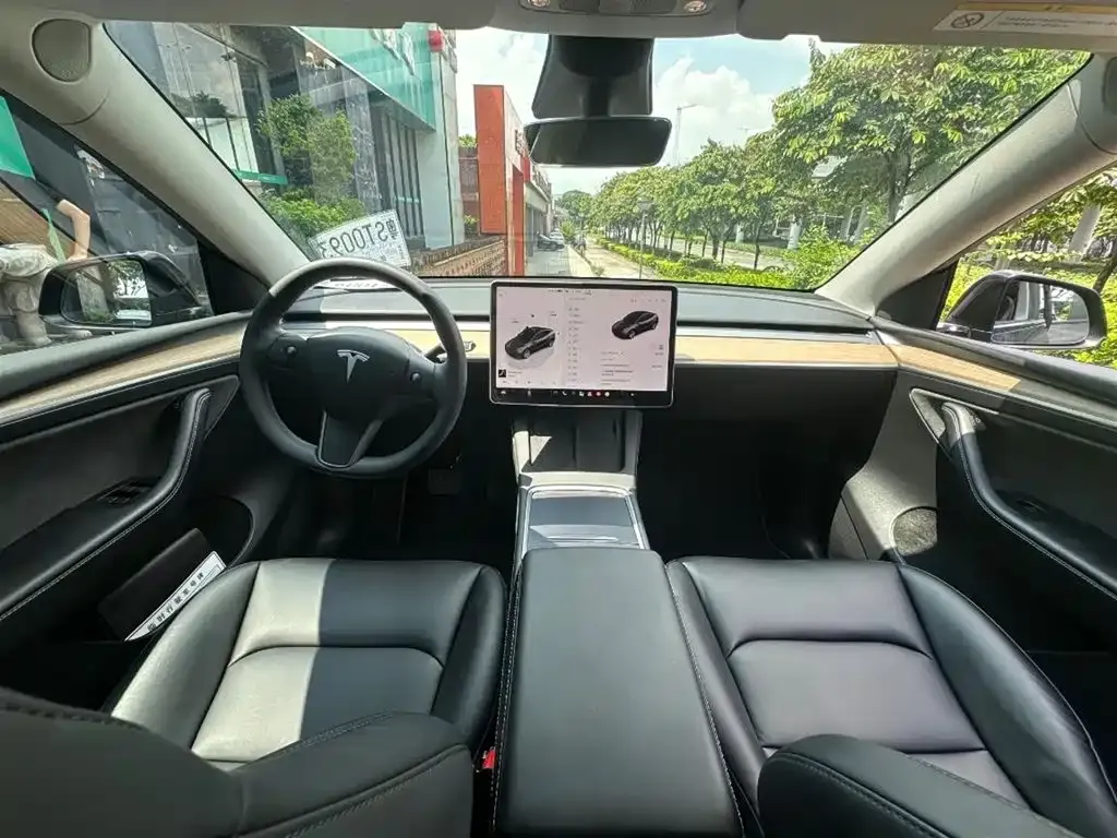 Tesla Model Y — фото 5